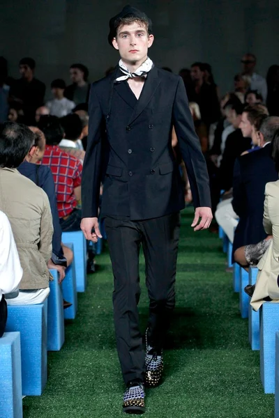 Look 38